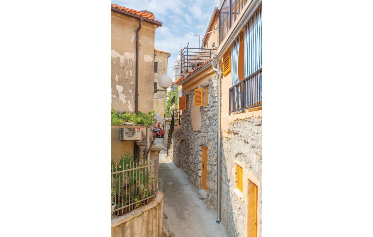 1 Bedroom Beautiful Apartment In Omisalj Luaran gambar
