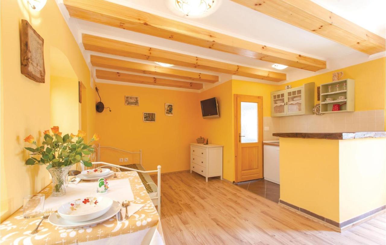 1 Bedroom Beautiful Apartment In Omisalj Luaran gambar